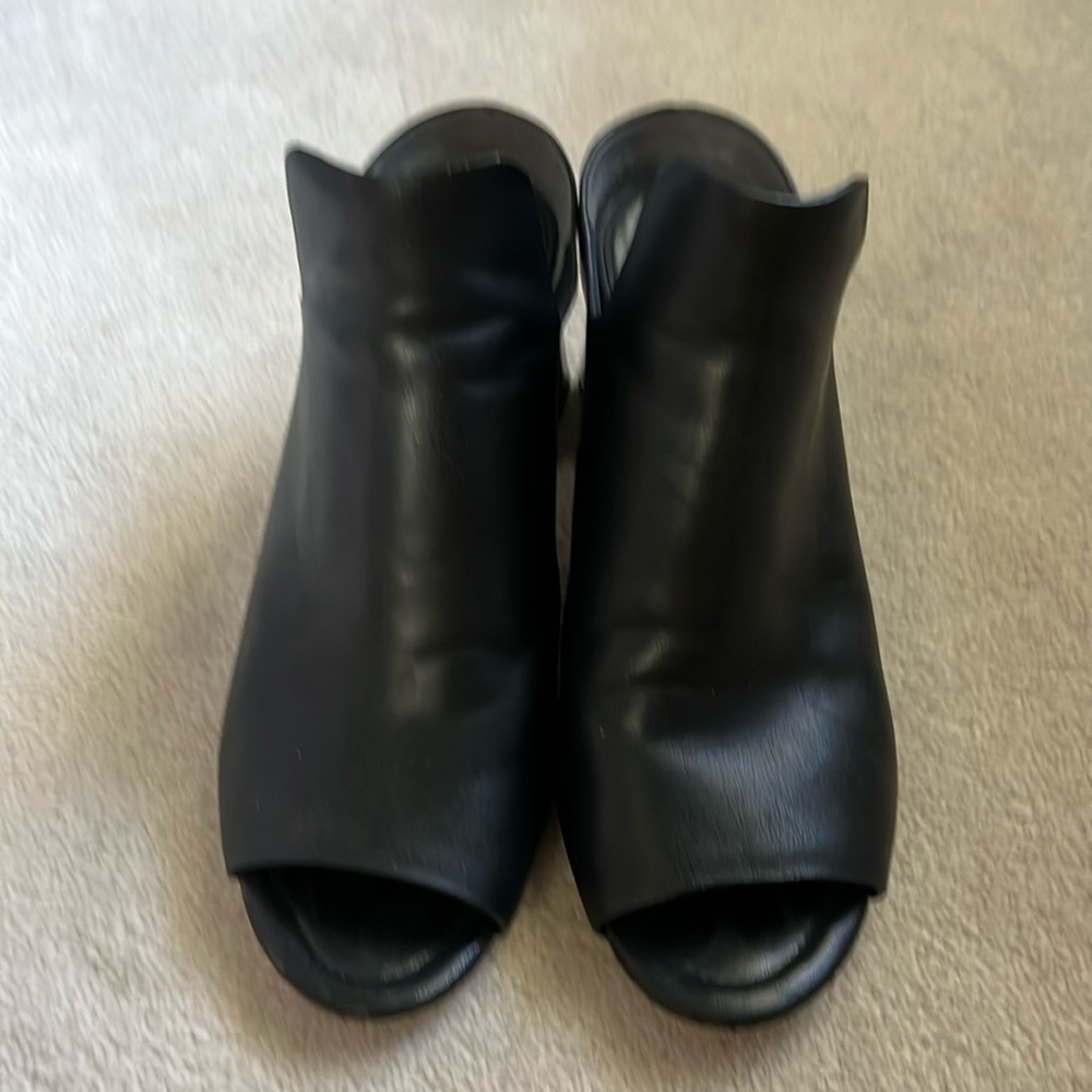 Tory Burch Open Toe Mule Heels size 10